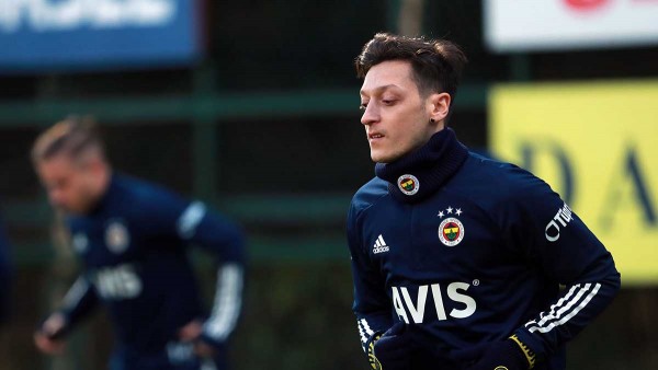 Fenerbahçe Mesut Özil'in Maliyetini Açıkladı