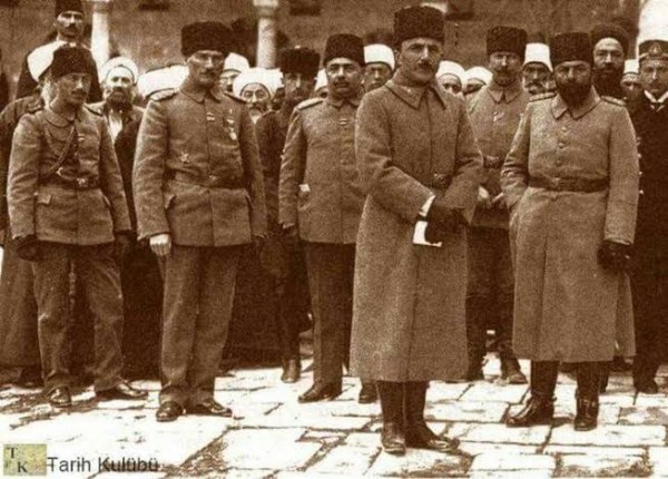 Numan Kurtulmuş Genç Türkleri 'Jakoben' Olmakla İtham Etti