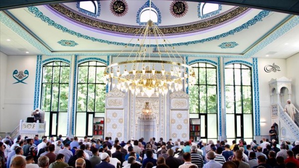 Hollanda Diyanet Vakfından Olaylara Karışmayın Hutbesi