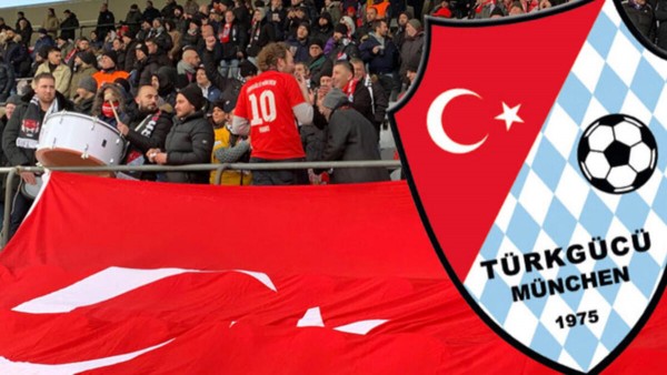 Almanya Liginde Mücadele Eden Türkgücü Takımına Karşı Irkçı Pankart