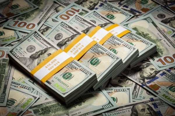 Dolar ve Euro Haftaya Düşüşle Başladı