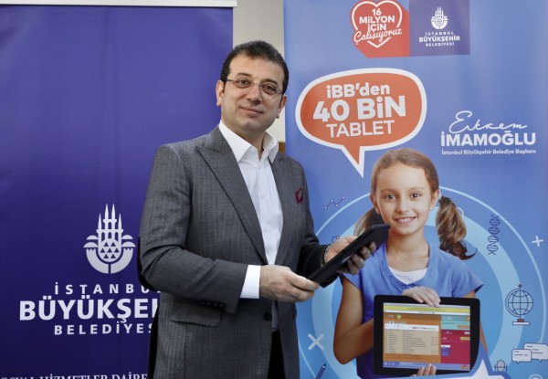 İBB'nin İhtiyaç Sahibi Öğrencilere Tablet Dağıtımı Başlıyor