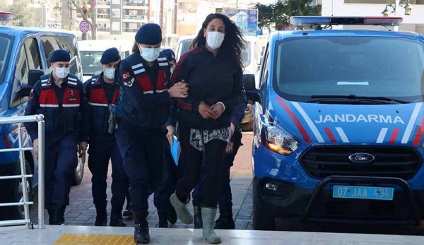Barakası Yıkılan Kadın Pompalı Tüfekle Zabıtalara Ateş Açtı