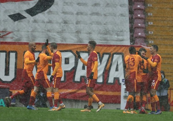 Galatasaray Yeniden Lider