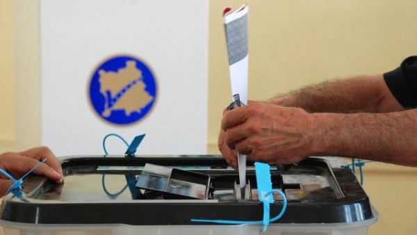 Kosova'da Halk Erken Genel Seçim İçin Sandık Başında