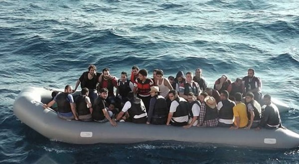 İzmir Açıklarında Sürüklenen 41 Göçmen Kurtarıldı