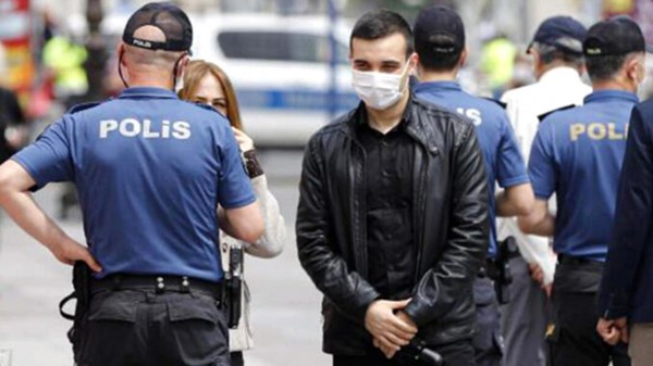 Maske Takmayanlara Ceza Kesilemeyecek