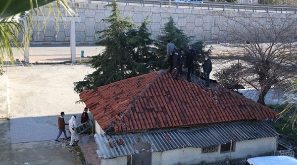 İçki İçmeye Girdiği Evin Tavan Arasında İnsan İskeleti Buldu