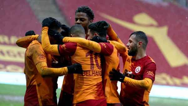 Galatasaray Liderliği Bırakmıyor: 1-0