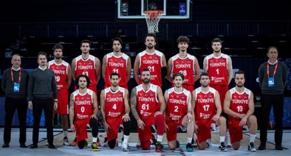 Hollanda Hırvatistan'ı Yendi: 12 Dev Adam EuroBasket 2022'de