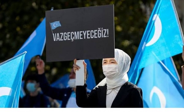 Uygur Türkleri Kaygılı: Türkiye'den Çin'e İade Edilenler Var