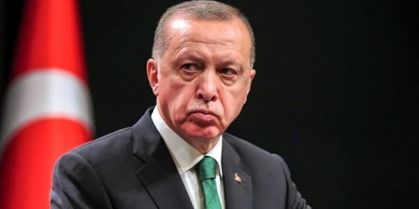 AKP Anayasanın İlk Dört Maddesini Değiştirmeye Hazırlanıyor