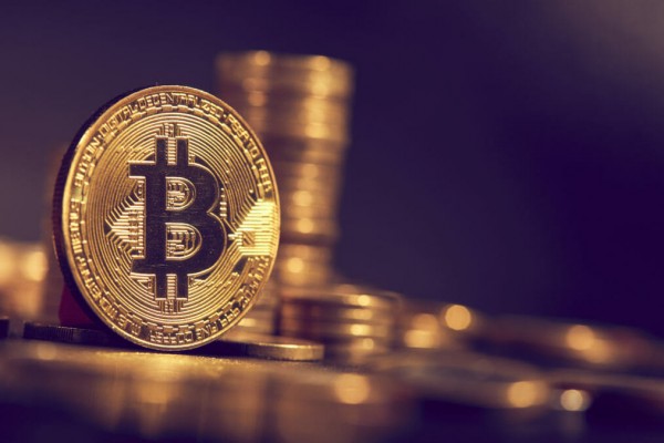 Bitcoin Bir İndi Bir Çıktı