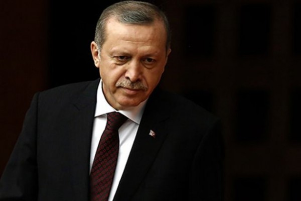 Saray'daki Kriz Erdoğan'ı Kalabalık Kongreler Yapmaya İtiyor