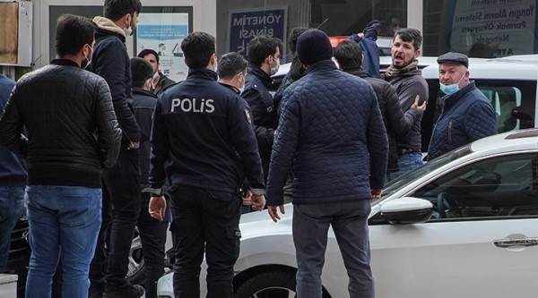 Kaçak Yapıyı İhbar Eden Baba ve Oğluna Silahlı Saldırı