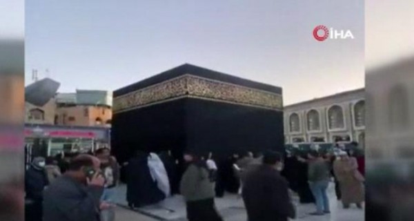 Burası Üsküdar Değil Irak: Kabe Maketi Kurmuşlar