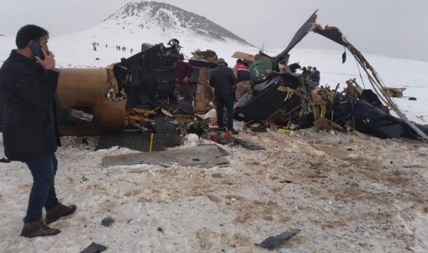 Bitlis'te Askeri Helikopter Düştü: 9 Personel Şehit Oldu