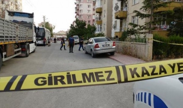 Çöpü Atmayan Kardeşini 11 Yerinden Bıçaklayarak Öldürdü
