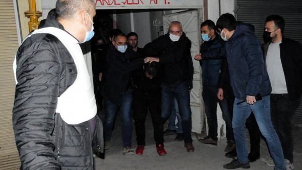 Eski Eşini Katleden 'Kırmızı Ayakkabılı Katil' Yakalandı