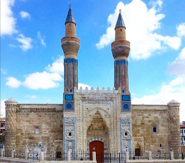 Sivas'a Gideceklere Uyarı