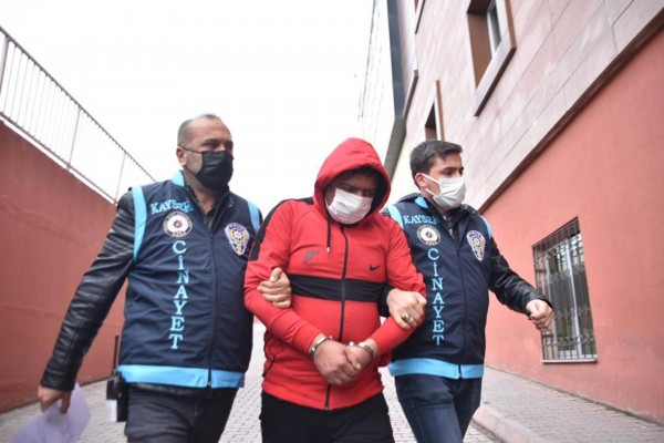 'Kırmızı Ayakkabılı Katil' Eski Eşini Kıskançlık Bahanesiyle Katletmiş