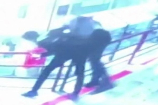 Tartıştığı Adamı 12. Kattan Aşağı Attı