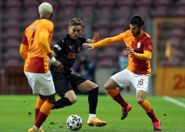 TT Arena'da Gol Çok, Kazanan Yok: 2-2 