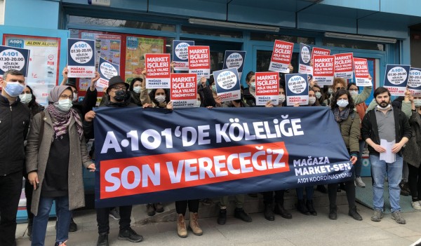 A101 Marketinin İşçileri Modern Köleliği Protesto Etti