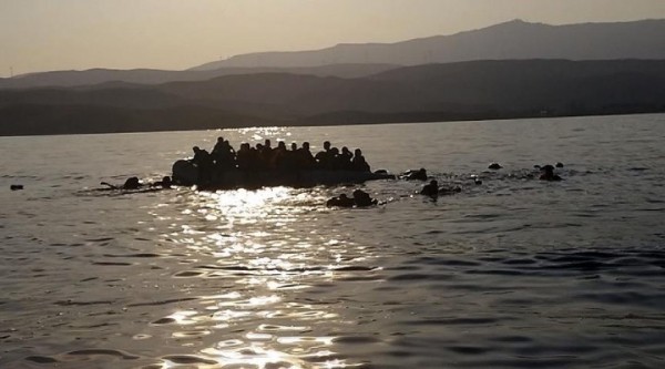 Göçmen Teknesi Battı: 14 Ölü