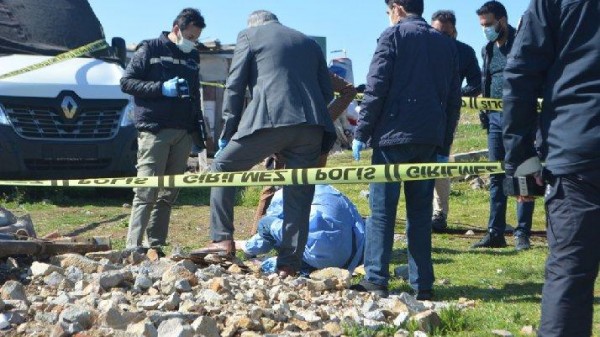Boş Arazideki Poşetten Cansız Bebek Çıktı