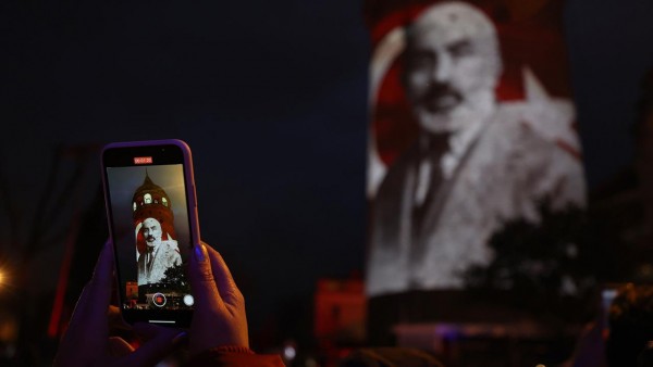Galata Kulesi'nde, İstiklal Marşı’nın 100. Yılına Özel Gösteri