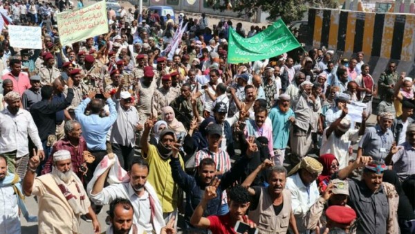 Yemen'de Halk Hükumet Sarayını Bastı
