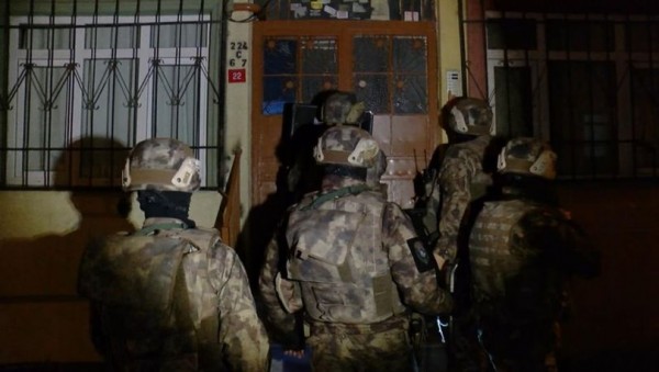 Zehir Tacirlerine Şafak Operasyonu: 40 Gözaltı