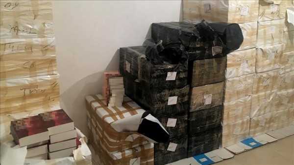 İstanbul'da 11 Bin 500 Korsan Kitap Ele Geçirildi