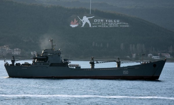 Rus Savaş Gemisi Çanakkale Boğazı'ndan Geçti
