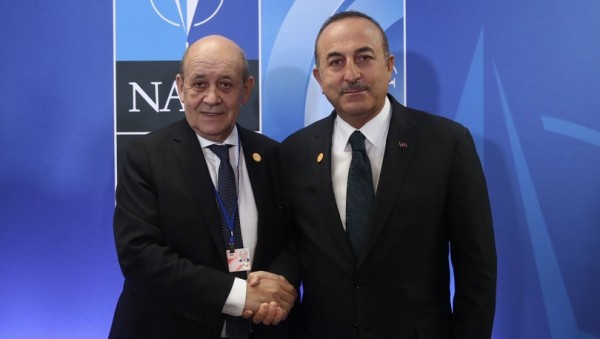  Dışişleri Bakanı Çavuşoğlu, Fransız Mevkidaşı ile Telefonda Görüştü