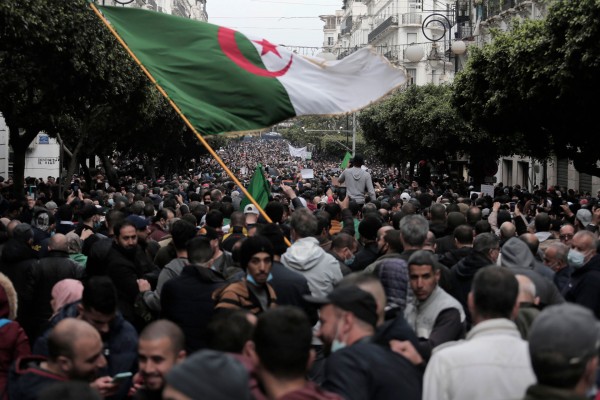 Cezayir'de Hirak Hareketi Yeniden Alevleniyor: Köklü Değişim Talebi
