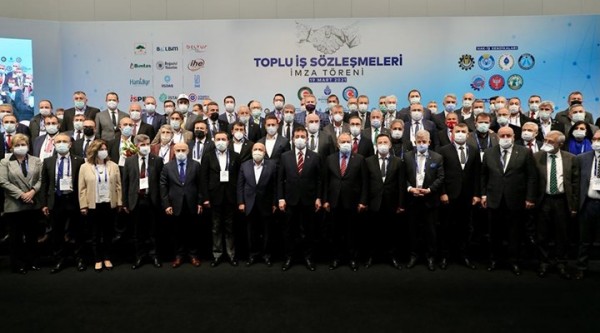 İBB'de Çalışan 45 Bin İşçi İçin Toplu İş Sözleşmesi İmzalandı