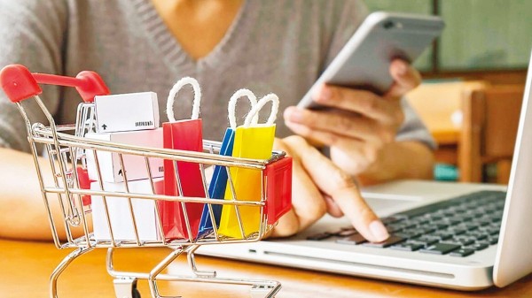 İnternet Alışverişinde Yeni Dönem: Kilitli Teslimat Depoları