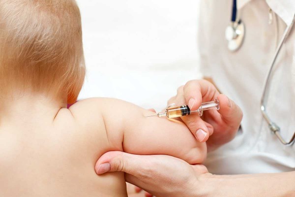Şili'de 6 Aylık Bebeğe Yanlışlıkla Çin Virüsü Aşısı Yapıldı