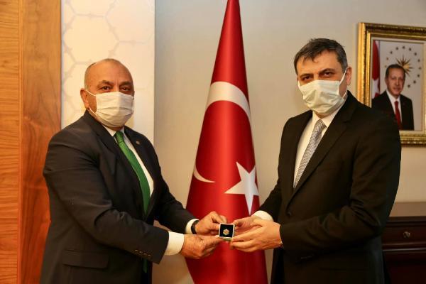 Tarlasında 'Tarihi Damga Mührü' Bulan Çiftçi Ödüllendirilecek