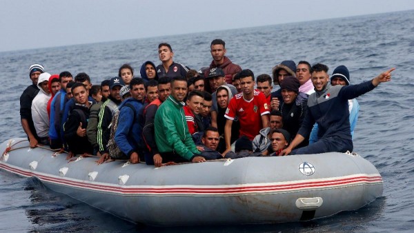 Yunanistan Düzensiz Göçmenleri Kelepçeleyip Denize Attı: 3 Ölü