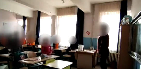 Öğretmenlerden 'Andımız' Eylemi