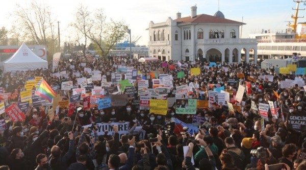 Boğaziçi Üniversitesi Eylemlerinde Tutuklanan Üç Kişi Tahliye Edildi