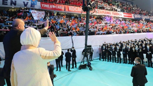 AKP Delegelerinin Test Masrafları da Devletin Kasasından Ödendi