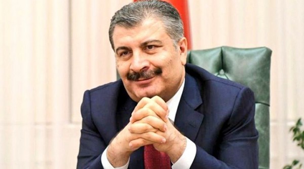 Bakan Koca: Türkiye'de, Burundan Spreyle Alınan Aşı için Çalışmalar Var