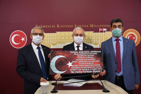İYİ Parti Okullarda Öğrenci Andı Okunması İçin Kanun Teklifi Verdi