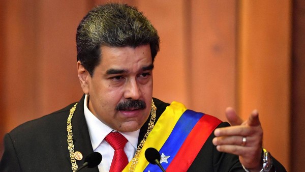 Facebook, Maduro'nun Hesabını Askıya Aldı