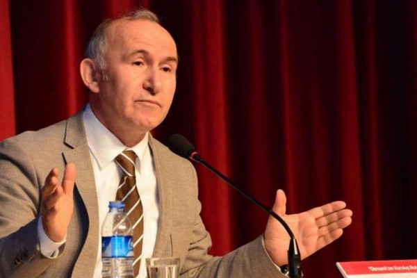Şimşirgil'in Almanya'da Katılacağı Etkinlik İstifaya Neden Oldu