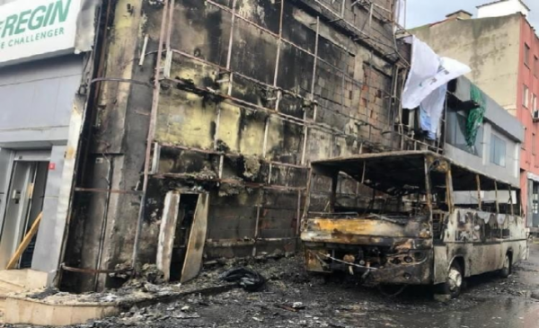 Tinerci Ümit, Mobilya Dükkanını Ateşe Verdi